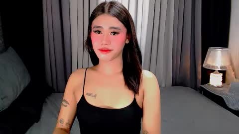 jhuliana_and_charles_room online show from 11/02/25, 02:25