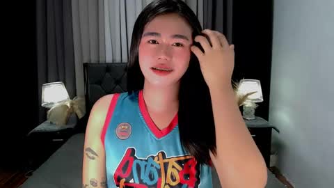 Snapshot of jhuliana_and_charles_room chatting on 03/20/26, 02:38 jhuliana_and_charles_room online show from 03/20/26, 02:38