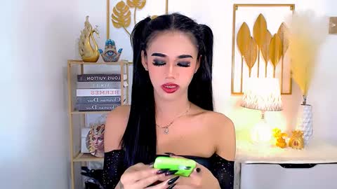 julie online show from 12/17/24, 01:39