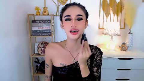 julie online show from 12/22/24, 04:39