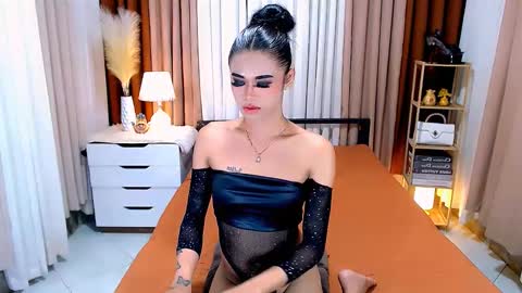 julie online show from 01/17/25, 01:57