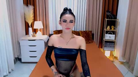 julie online show from 01/22/25, 01:10