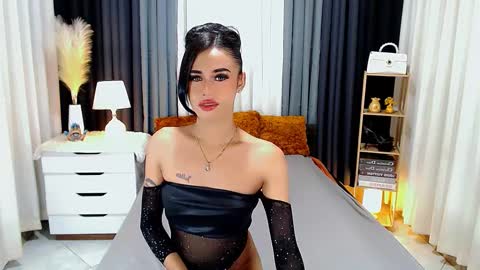 julie online show from 02/25/25, 04:46