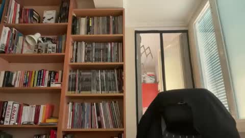 Snapshot of jim_dick chatting on 10/25/25, 04:02 Jim Dick online show from 10/25/25, 04:02