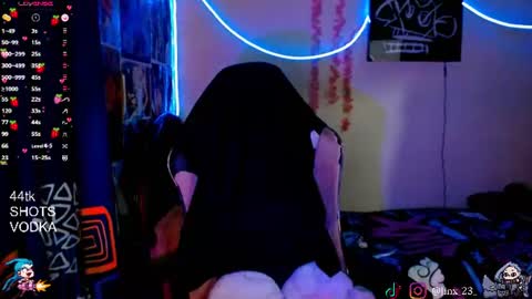 Snapshot of jinx_25 chatting on 07/10/26, 01:43 Jinx online show from 07/10/26, 01:43