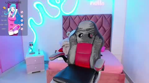 Snapshot of jisoo__ chatting on 12/01/25, 12:43 kim online show from 12/01/25, 12:43