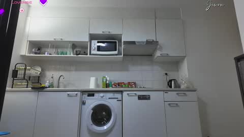 Jiwon online show from 02/21/25, 04:37