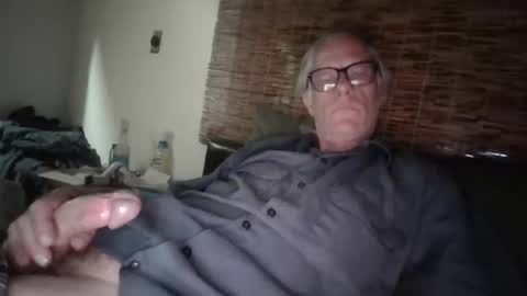 jizzmitten5 online show from 09/17/25, 08:16