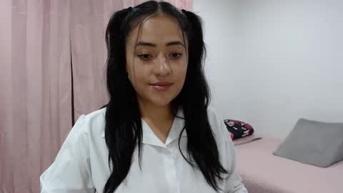 Snapshot of jjulietha95 chatting on 02/18/25, 12:48 Julieta online show from 02/18/25, 12:48