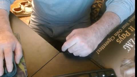 Snapshot of jksurf chatting on 12/04/25, 12:58 me online show from 12/04/25, 12:58