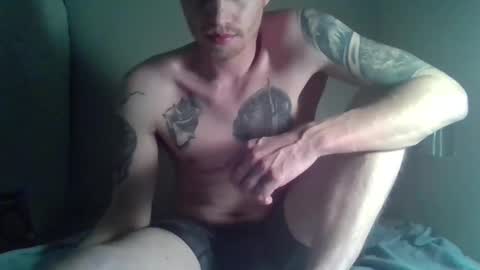 Snapshot of jl895551 chatting on 10/25/25, 04:09 jl895551 online show from 10/25/25, 04:09