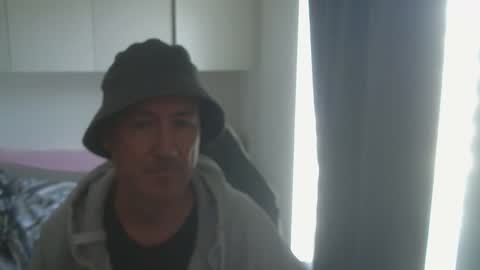 jman2025839798 online show from 03/05/26, 10:44