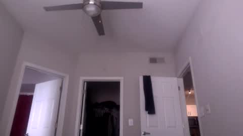 Snapshot of jmeaty5 chatting on 12/21/25, 04:25 jmeaty5 online show from 12/21/25, 04:25