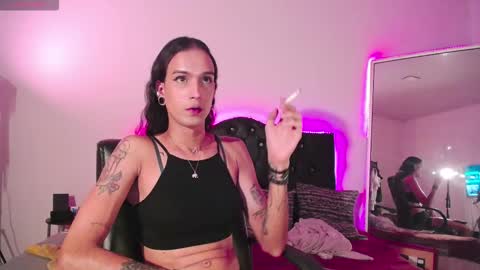 Joa Isaza     online show from 11/20/25, 04:56