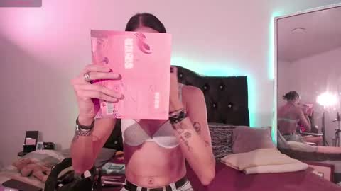 Joa Isaza     online show from 01/16/26, 07:01