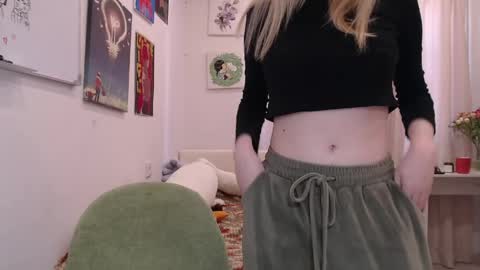 joan_kiss online show from 04/15/26, 11:39