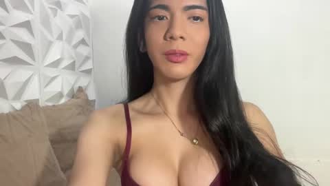 Snapshot of joanaemerald chatting on 02/20/25, 11:43 joana online show from 02/20/25, 11:43