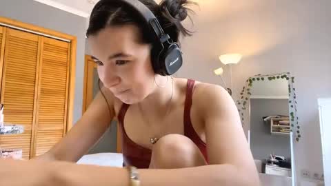 joanaphippin online show from 04/19/26, 05:51