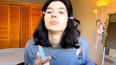 joanaphippin online show from 04/22/26, 07:44