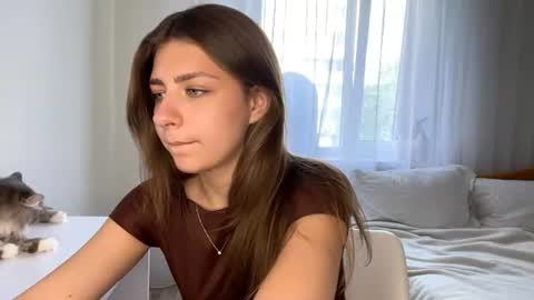 Snapshot of joandonelly chatting on 07/16/26, 12:33 Bella online show from 07/16/26, 12:33
