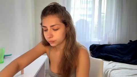Snapshot of joandonelly chatting on 07/24/26, 11:19 Bella online show from 07/24/26, 11:19