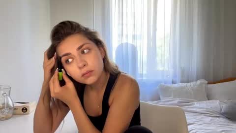 Snapshot of joandonelly chatting on 08/09/26, 11:37 Bella online show from 08/09/26, 11:37