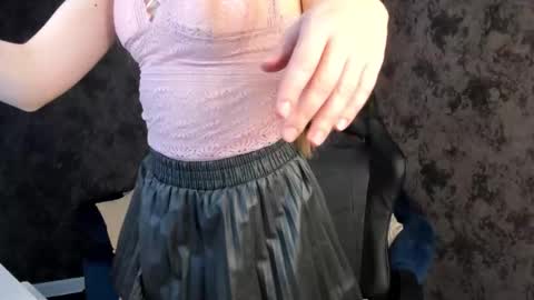 joann_shermann online show from 11/01/25, 01:18