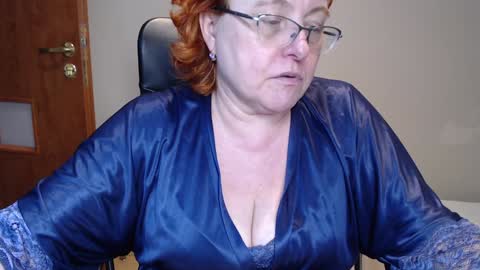 Snapshot of joannaandneighbour chatting on 12/13/24, 01:22 Joanna and Greg online show from 12/13/24, 01:22