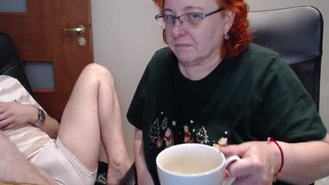 Snapshot of joannaandneighbour chatting on 12/27/24, 02:12 Joanna and Greg online show from 12/27/24, 02:12