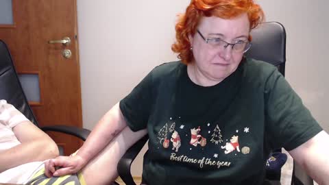 Snapshot of joannaandneighbour chatting on 12/29/24, 11:40 Joanna and Greg online show from 12/29/24, 11:40