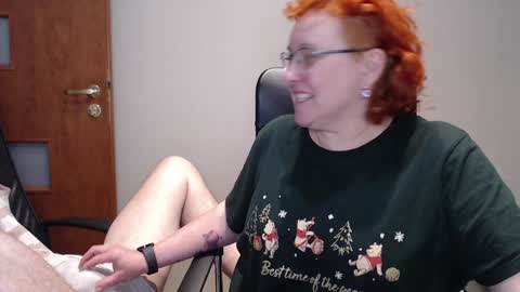 Snapshot of joannaandneighbour chatting on 12/30/24, 08:47 Joanna and Greg online show from 12/30/24, 08:47