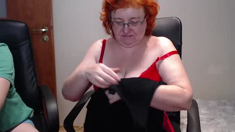 Snapshot of joannaandneighbour chatting on 01/05/25, 11:48 Joanna and Greg online show from 01/05/25, 11:48