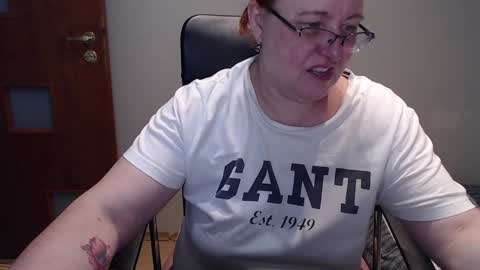 Snapshot of joannaandneighbour chatting on 01/12/25, 09:51 Joanna and Greg online show from 01/12/25, 09:51