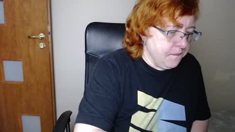 Snapshot of joannaandneighbour chatting on 01/20/25, 07:36 Joanna and Greg online show from 01/20/25, 07:36