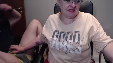 Snapshot of joannaandneighbour chatting on 01/23/25, 08:13 Joanna and Greg online show from 01/23/25, 08:13