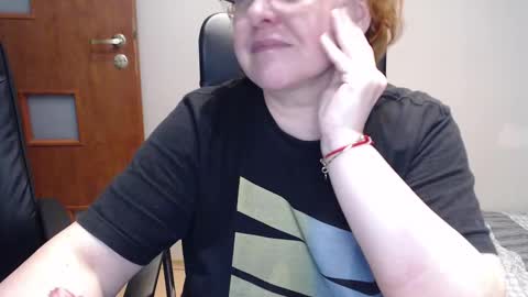 Snapshot of joannaandneighbour chatting on 02/17/25, 11:34 Joanna and Greg online show from 02/17/25, 11:34
