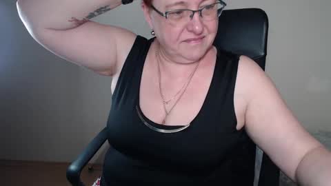 Snapshot of joannaandneighbour chatting on 03/07/25, 10:35 Joanna and Greg online show from 03/07/25, 10:35