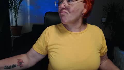 Snapshot of joannaandneighbour chatting on 09/11/25, 06:13 Joanna and Greg online show from 09/11/25, 06:13