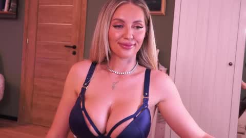 Snapshot of joannee chatting on 06/05/26, 03:18 Joanne online show from 06/05/26, 03:18