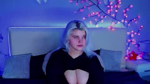 Snapshot of joannlowes chatting on 01/12/26, 08:25 Joann online show from 01/12/26, 08:25