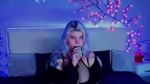 Snapshot of joannlowes chatting on 01/13/26, 10:26 Joann online show from 01/13/26, 10:26