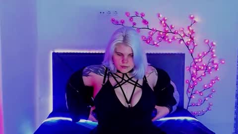 Snapshot of joannlowes chatting on 02/05/26, 08:46 Joann online show from 02/05/26, 08:46