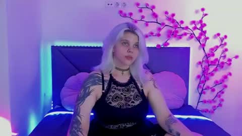 Snapshot of joannlowes chatting on 07/20/26, 07:27 Joann online show from 07/20/26, 07:27
