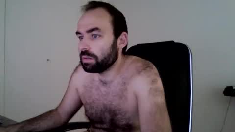 joaodias_18 online show from 04/13/26, 12:21