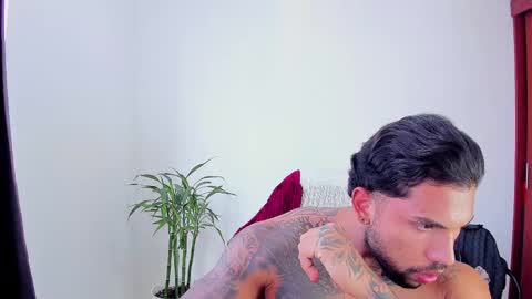 Snapshot of joe_esthetic chatting on 11/07/25, 04:07 joe_esthetic online show from 11/07/25, 04:07