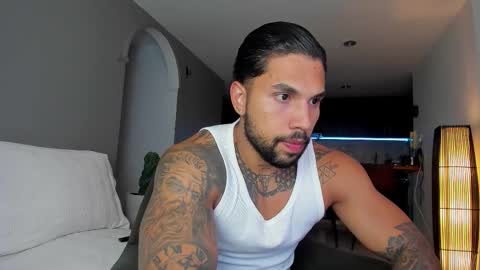 Snapshot of joe_esthetic chatting on 11/11/25, 12:43 joe_esthetic online show from 11/11/25, 12:43