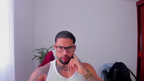 Snapshot of joe_esthetic chatting on 11/12/25, 02:17 joe_esthetic online show from 11/12/25, 02:17