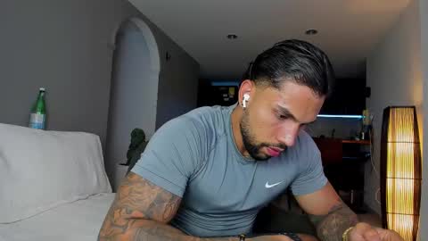 Snapshot of joe_esthetic chatting on 11/14/25, 01:59 joe_esthetic online show from 11/14/25, 01:59