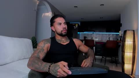 Snapshot of joe_esthetic chatting on 11/22/25, 10:20 joe_esthetic online show from 11/22/25, 10:20