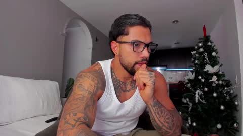 Snapshot of joe_esthetic chatting on 12/04/25, 08:28 joe_esthetic online show from 12/04/25, 08:28